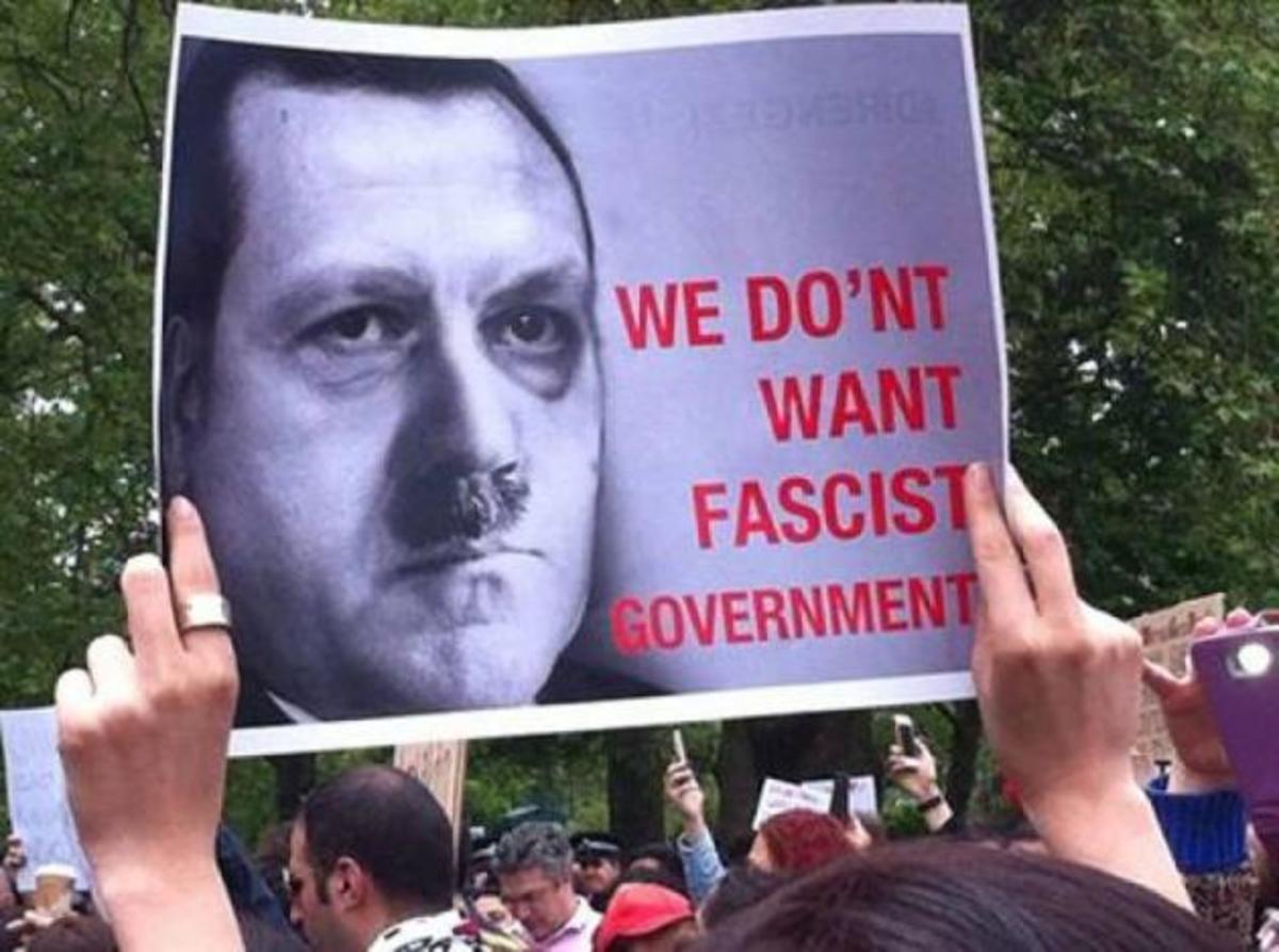 “Ο Ερντογάν πήγε να γίνει Πούτιν” – Ανάλυση για το τι έφερε τον άνεμο αμφισβήτησης
