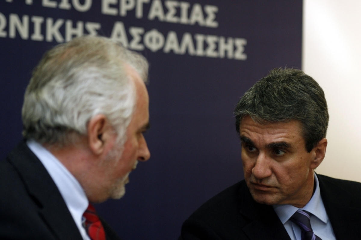 Δύσκολα τα πράγματα για τον υπουργό Εργασίας Α.Λοβέρδο και τον υφυπουργό Γ.Κουτρουμάνη. ΦΩΤΟ EUROKINISSI