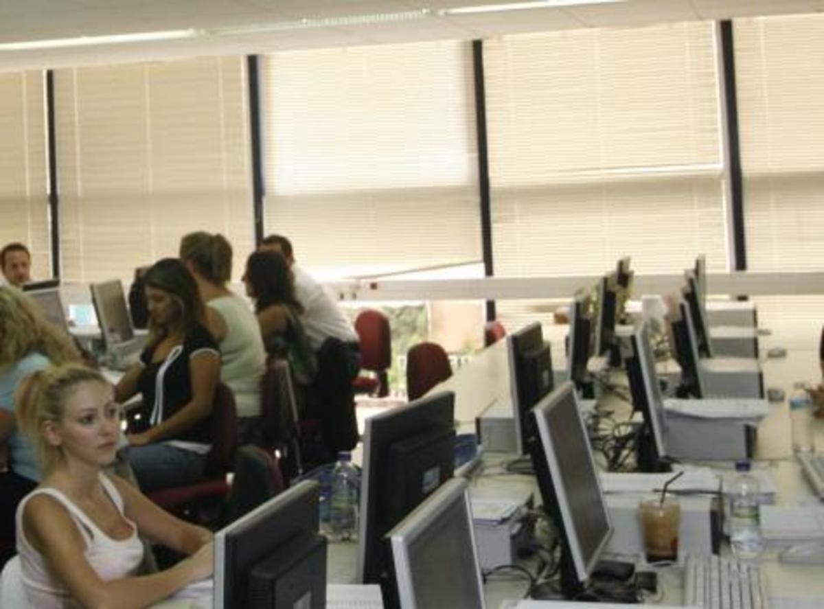 Με νόμο κάθε Δεκέμβριο θα καθορίζεται ο κατώτατος μισθός