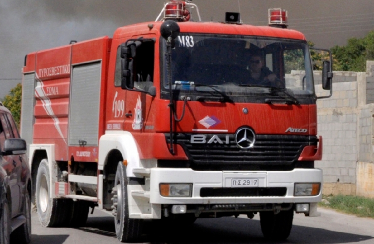 Αχαϊα: Μεγάλη φωτιά σε εργοστάσιο ανακύκλωσης