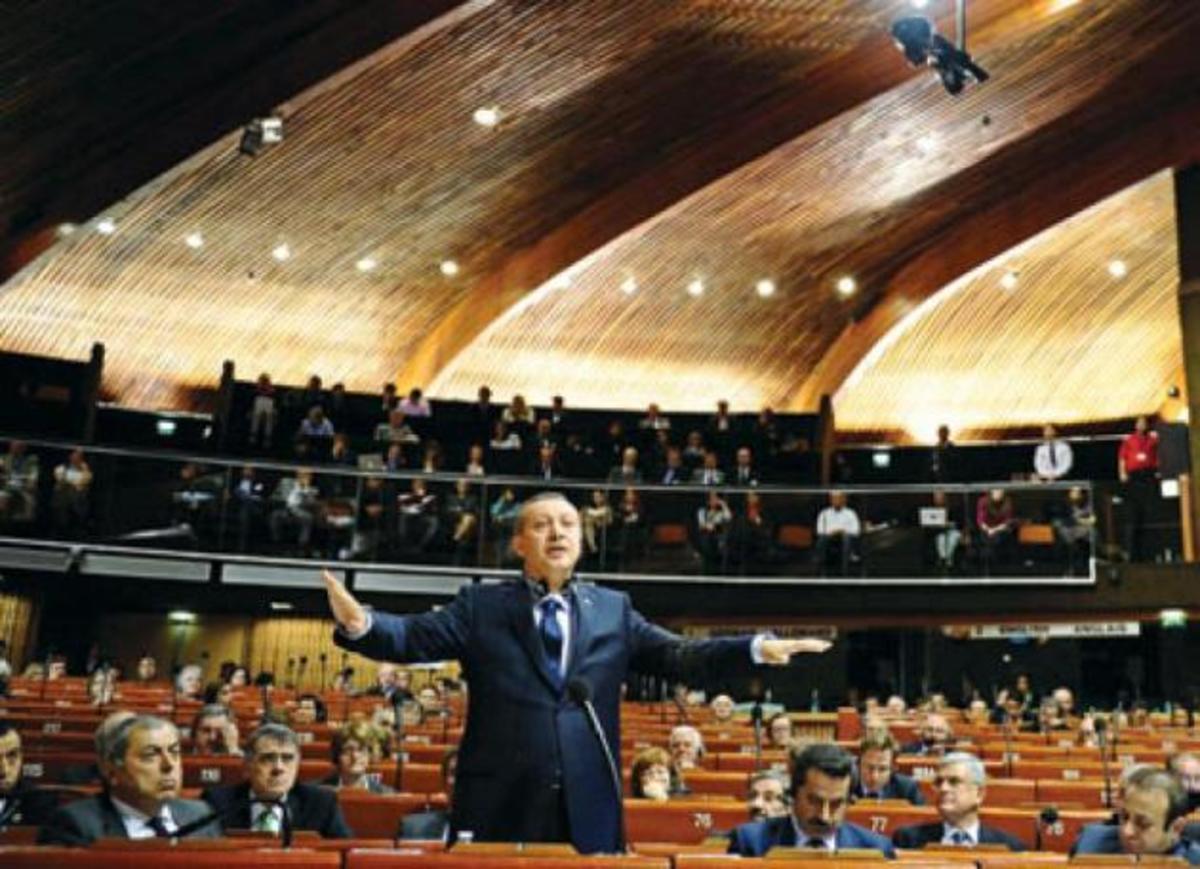 Ερντογάν: Ποιος Έλληνας δημοσιογράφος του έγραψε βιβλίο ύμνο