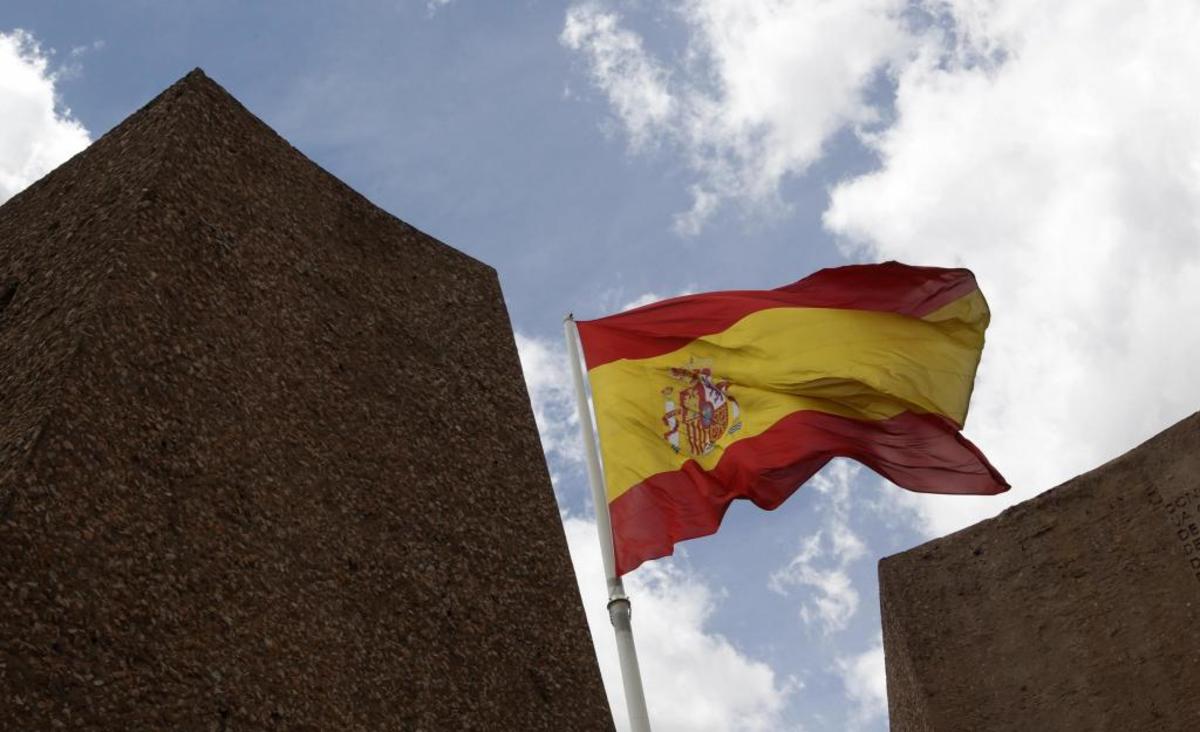 Παρά την βοήθεια ο Fitch υποβάθμισε δύο μεγάλες ισπανικές τράπεζες