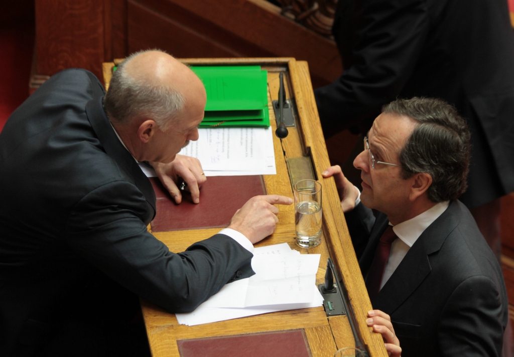 Θα περάσεις που λες δίπλα μου και θα κάνεις σα να μην θέλεις να με δεις στα μάτια σου