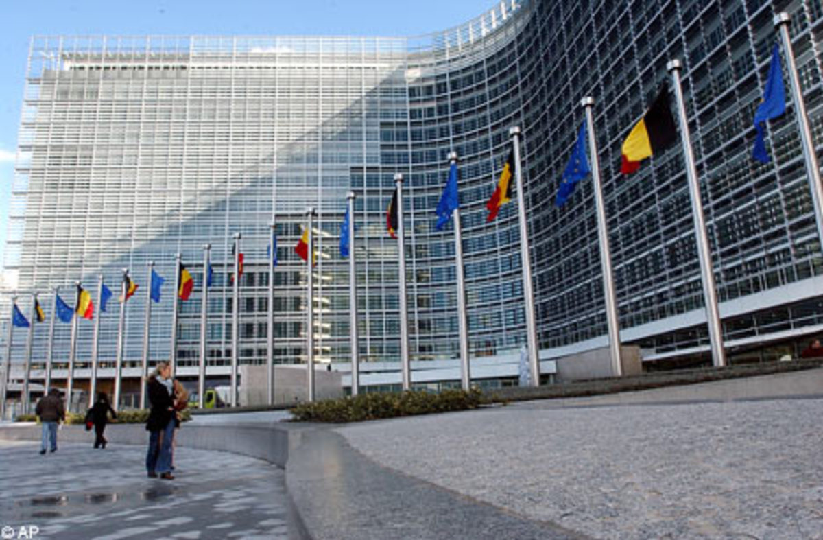 Οργισμένη αντίδραση της ΚΟΜΙΣΙΟΝ στην έκθεση του ΔΝΤ για την Ελλάδα!