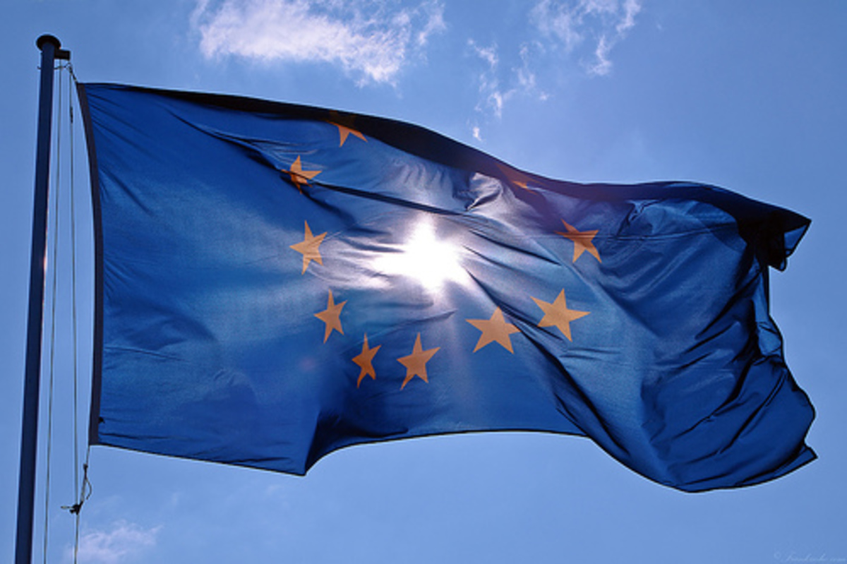 “Τα ισχυρά κράτη να αποχωρήσουν από την ευρωζώνη”