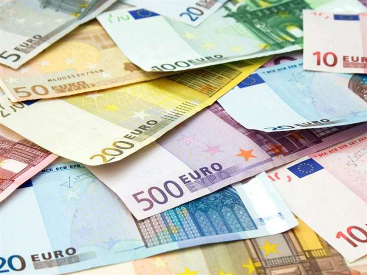 Γιατί πρέπει να μειωθεί το επιτόκιο του ευρώ”