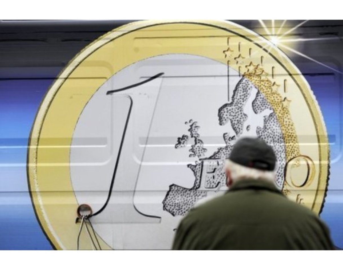 Παπανδρέου και Μέρκελ ρίχνουν το ευρώ