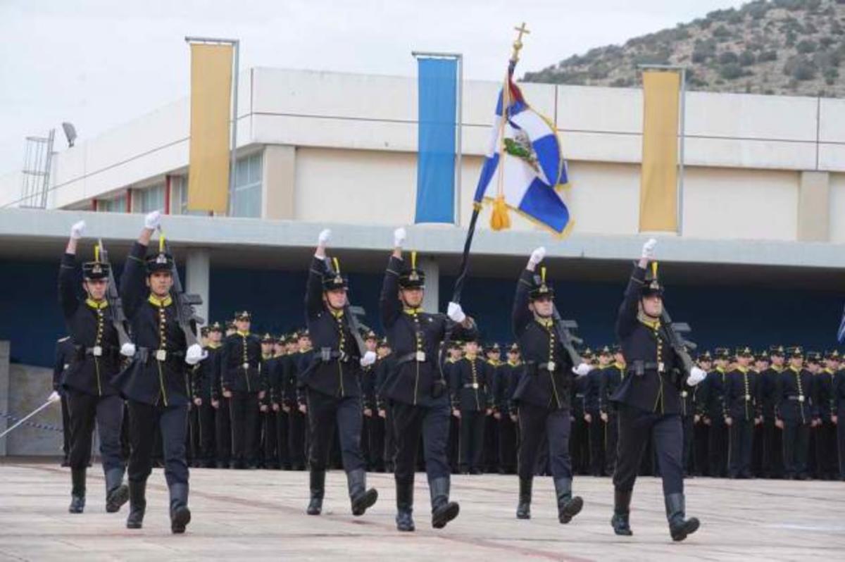 Στρατιωτικές σχολές: Αποκαλυπτικές ενστάσεις καθηγητών δείχνουν ότι η εισαγωγή δεν είναι το θέμα