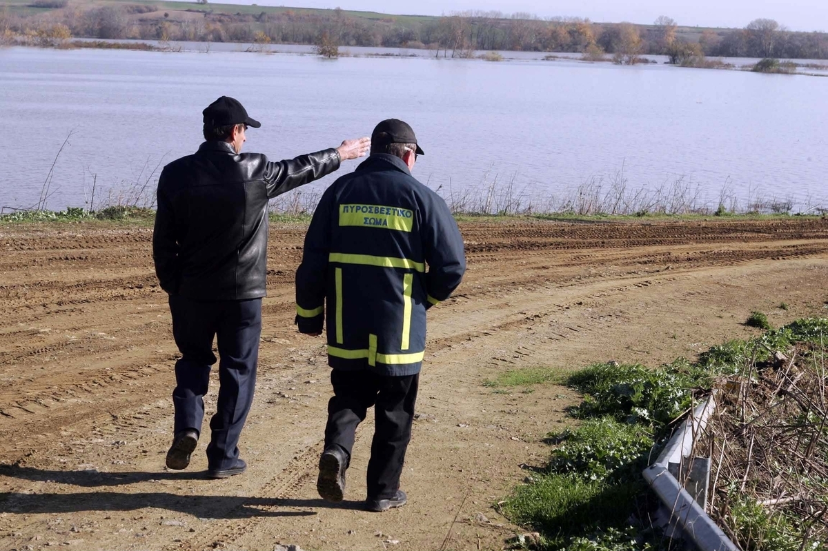 Μετέφερε την κόρη του στους ώμους μέσα στον Έβρο – Πέθανε για να ζήσει η 4χρονη Τάλα