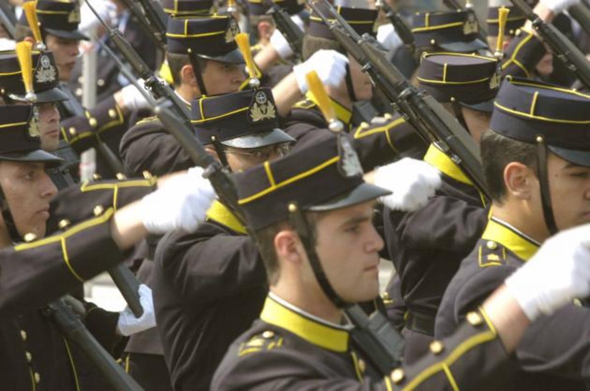 Επαναφορά γένους στις στρατιωτικές σχολές – Πρωτοβουλία ΑΚΙΣ