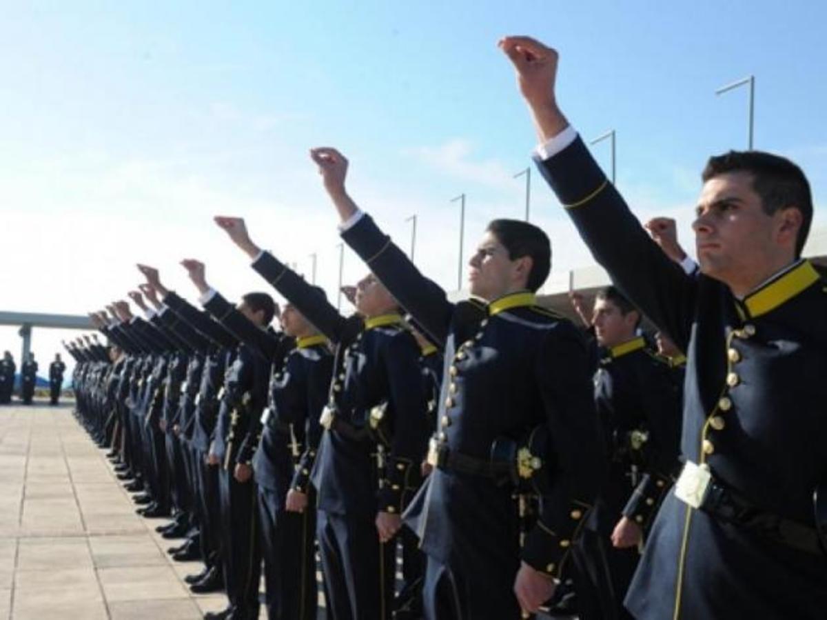 Επανέρχεται το γένος για την εισαγωγή στις στρατιωτικές σχολές. Τροπολογία 85 βουλευτών