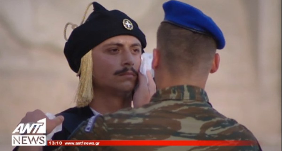 Η συγκίνηση του Εύζωνα