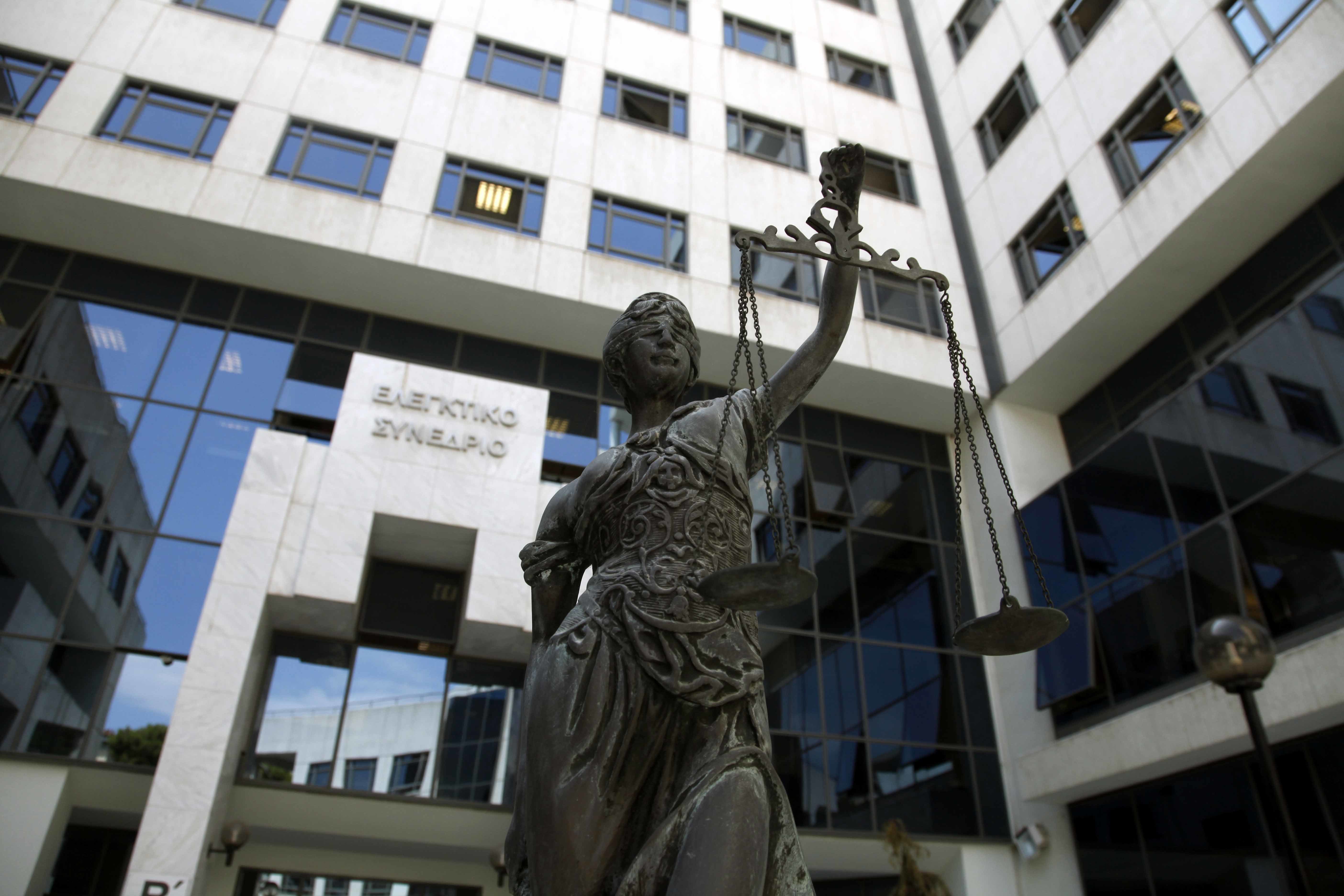 Αντισυνταγματικός ο προέλεγχος των δαπανών των ΟΤΑ άνω των 50.000 ευρώ
