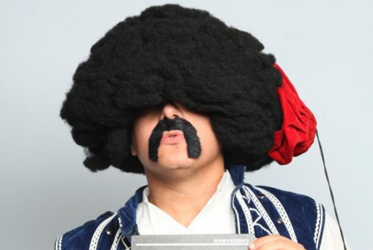 Τι θα ντυθεί ο Μπαλούρδος της Ελληνοφρένειας;