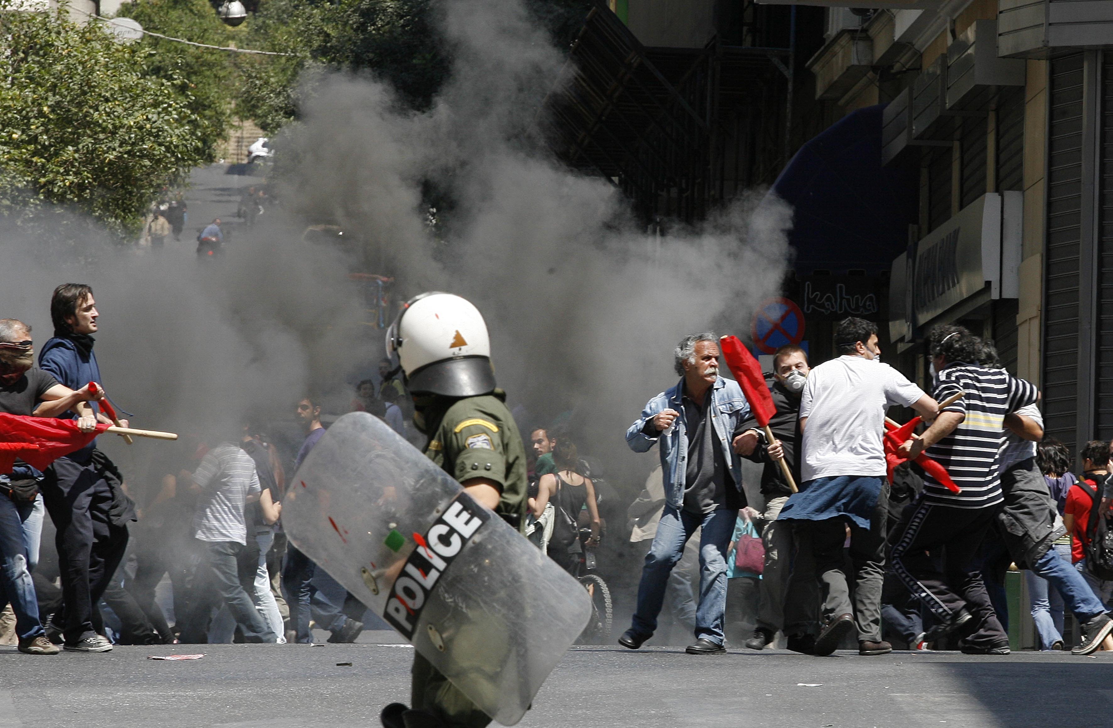 Στον εισαγγελέα εννέα άτομα για τα χθεσινά επεισόδια