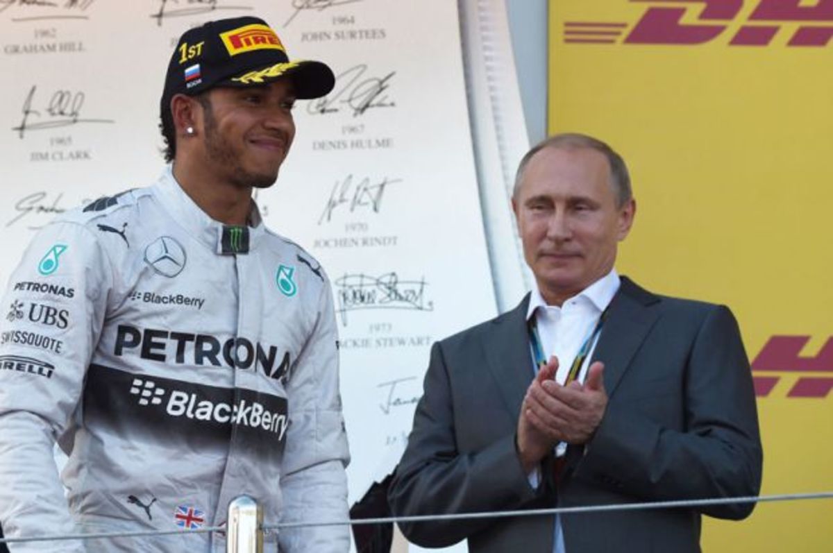 F1: Ο Πούτιν, οι καλλίγραμμες παρουσίες και όσα δεν έδειξαν οι κάμερες στο πρώτο GP της Ρωσίας – ΦΩΤΟ