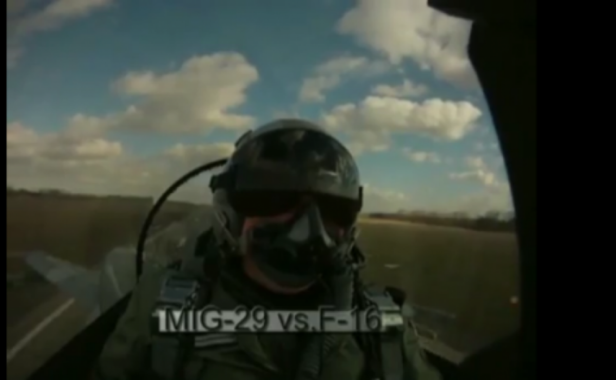F16 εναντίον Mig 29 – Αερομαχία που κόβει την ανάσα σε ΒΙΝΤΕΟ!