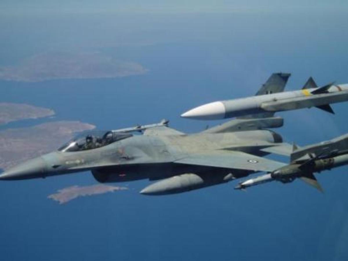 F 16 με …κασκόλ του Ολυμπιακού! Φωτογραφία που κάνει το γύρο του διαδικτύου