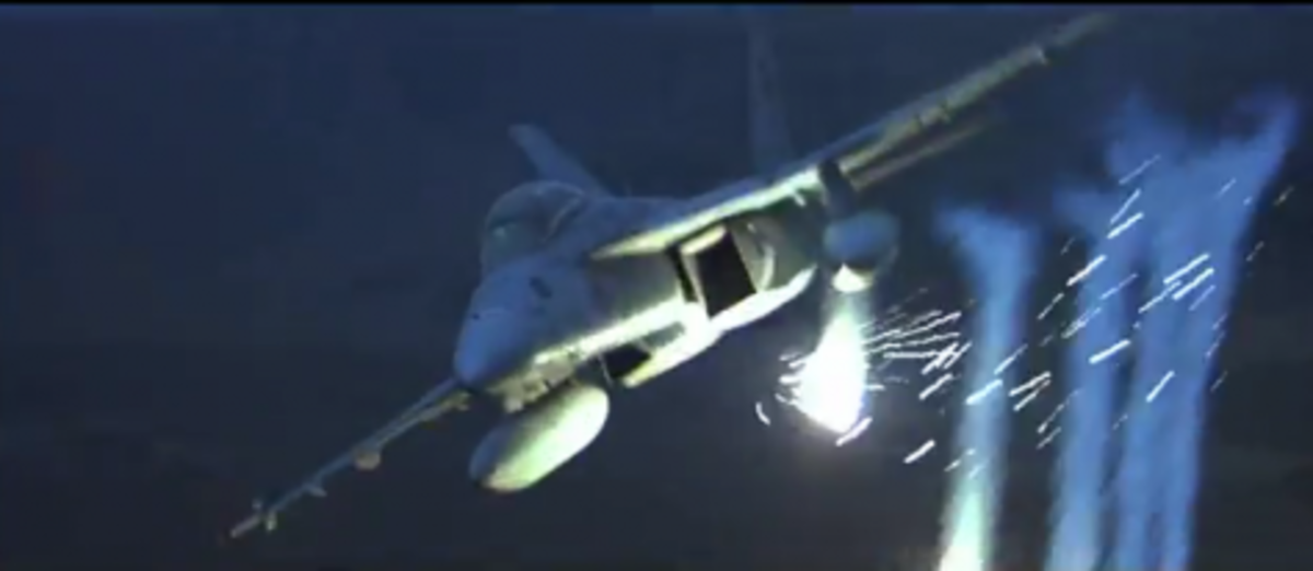 Μαχητικά αεροσκάφη εναντίον αντιαεροπορικών πυραύλων.Δύο εκπληκτικά βίντεο