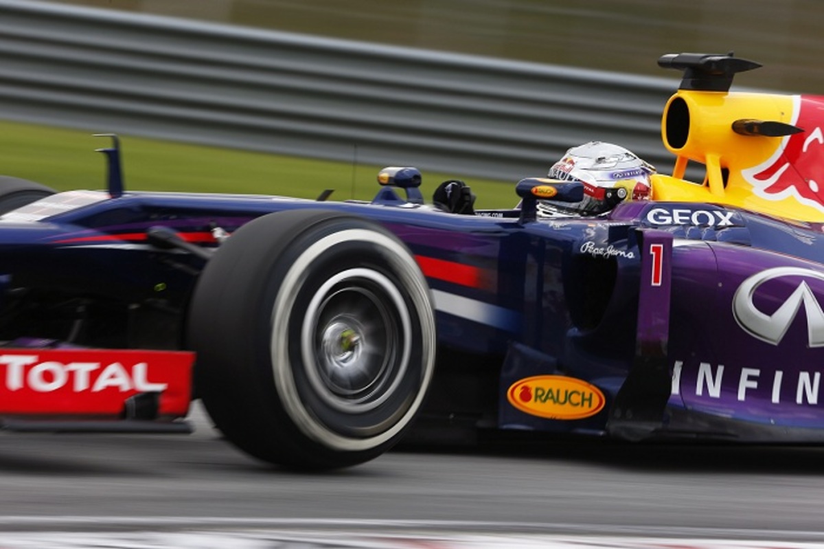 Formula 1: Πήρε την pole position και στη Μαλαισία, ο Φέτελ