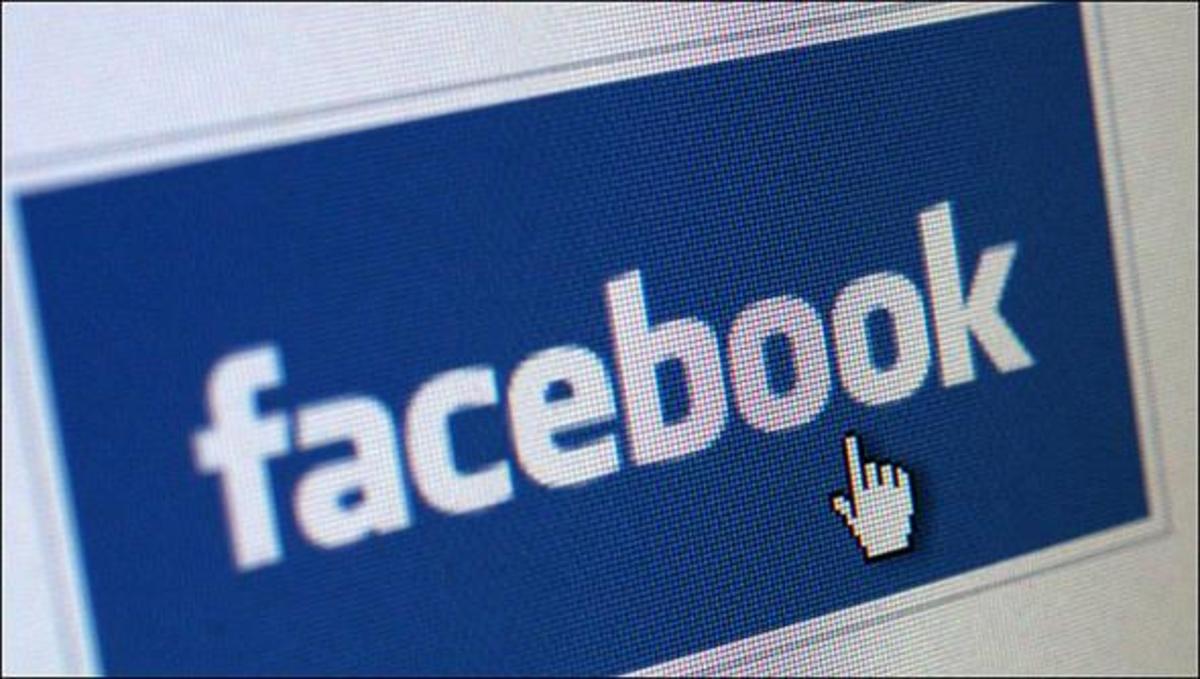 40% των χρηστών, μπαίνουν στο Facebook από το κινητό τους