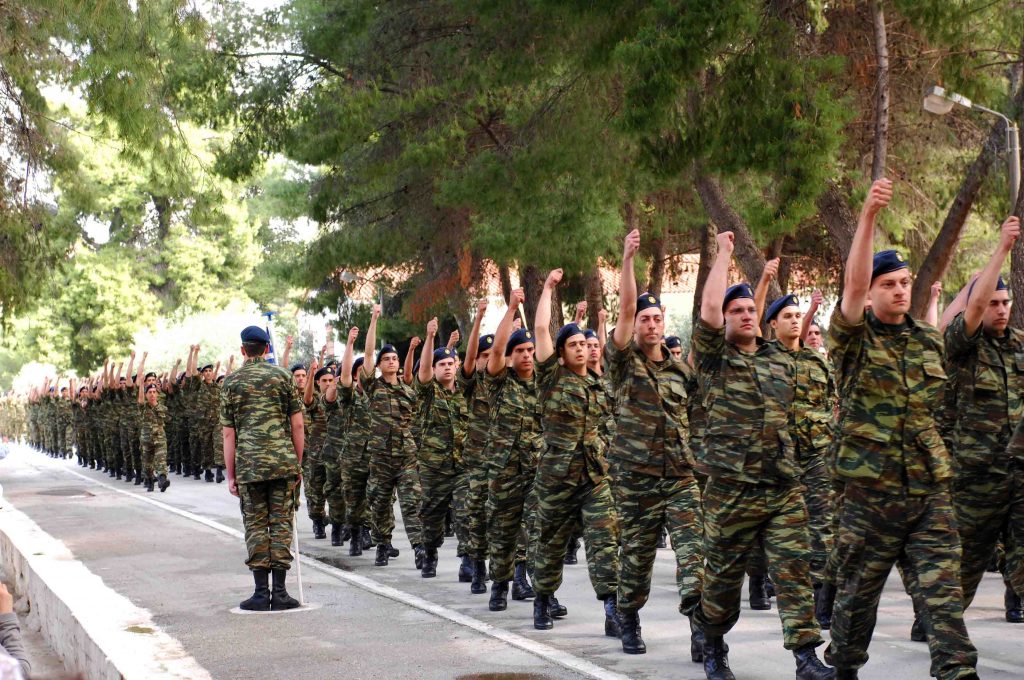 Γιατί αυτοκτονούν οι στρατιώτες;Μια συνέντευξη που προσπαθεί να δώσει εξηγήσεις.Βίντεο