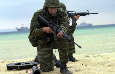 Μισθολόγιο στρατιωτικών: Ποιος είναι ο μεγάλος κίνδυνος με την κατάργηση των μισθολογικών προαγωγών