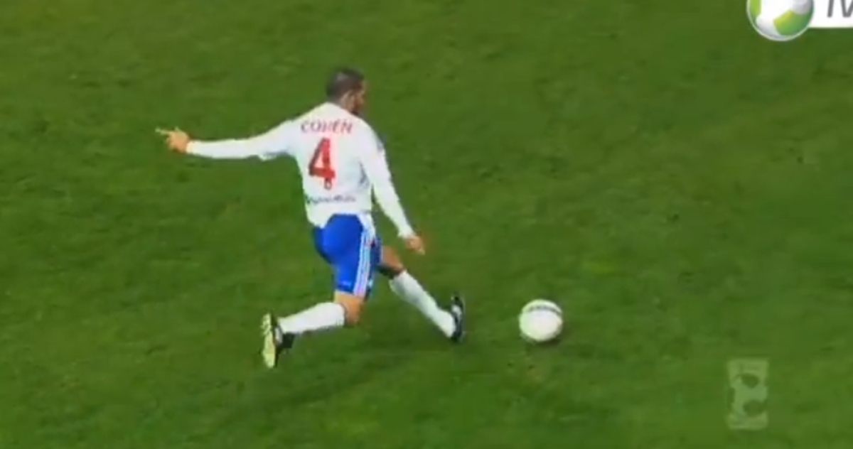 Γκολ από φάουλ για να το… χαζεύεις – Δείτε VIDEO