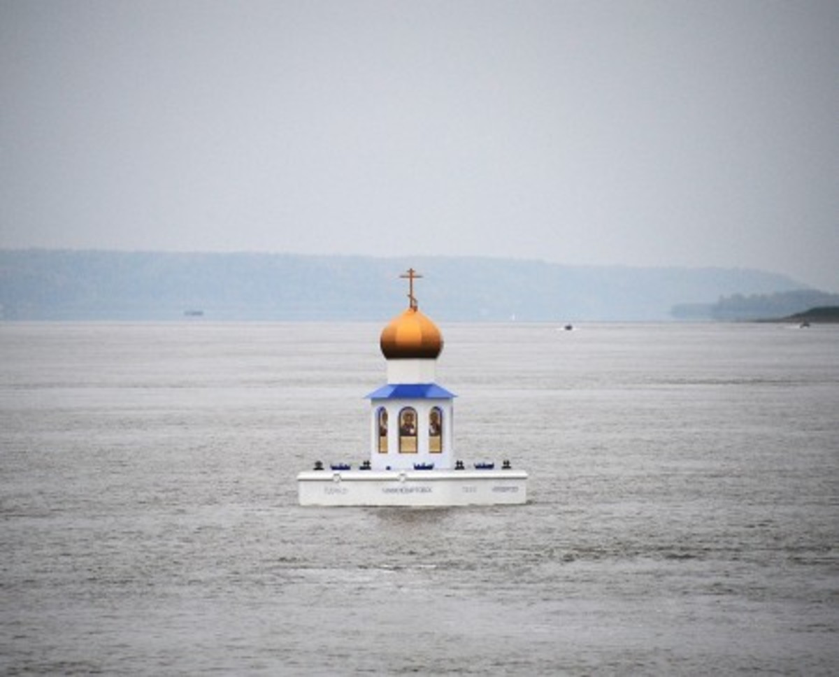 Πρωτοτυπία! Έφτιαξαν φάρο που μοιάζει με Ναό – ΦΩΤΟ και ΒΙΝΤΕΟ