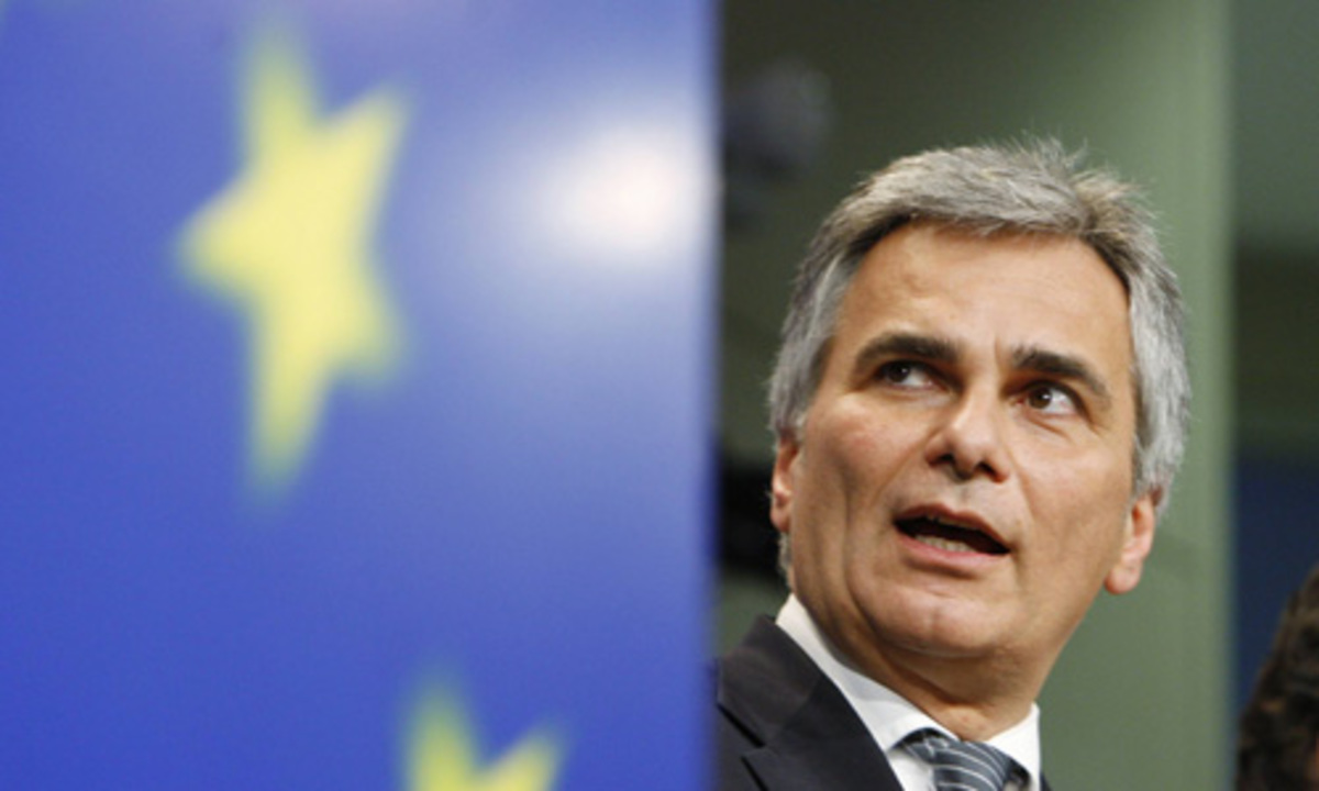 “Τσαρλατάνοι όσοι ζητούν έξοδο της Ελλάδας από την ευρωζώνη”