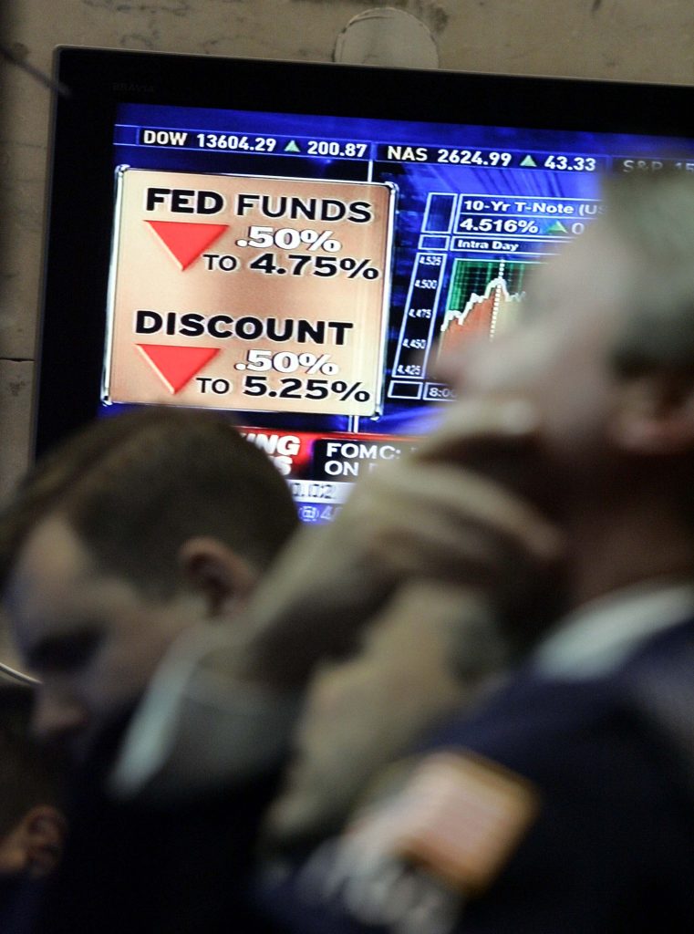 Η FED μειώνει 10 δισ. τη στήριξή της στην αμερικανική οικονομία