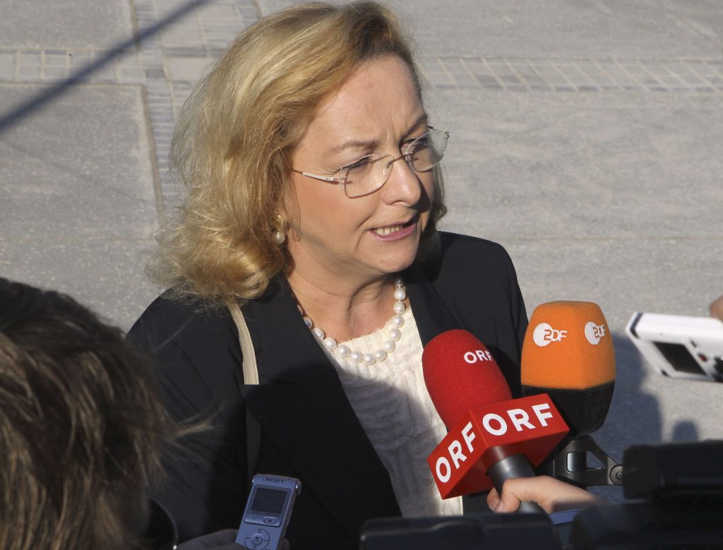 Φέκτερ: Η εκταμίευση της δόσης στην Ελλάδα δεν θα καθυστερήσει μέχρι τέλους του χρόνου