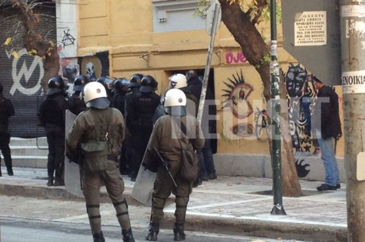 Οι καταληψίες στις κλούβες