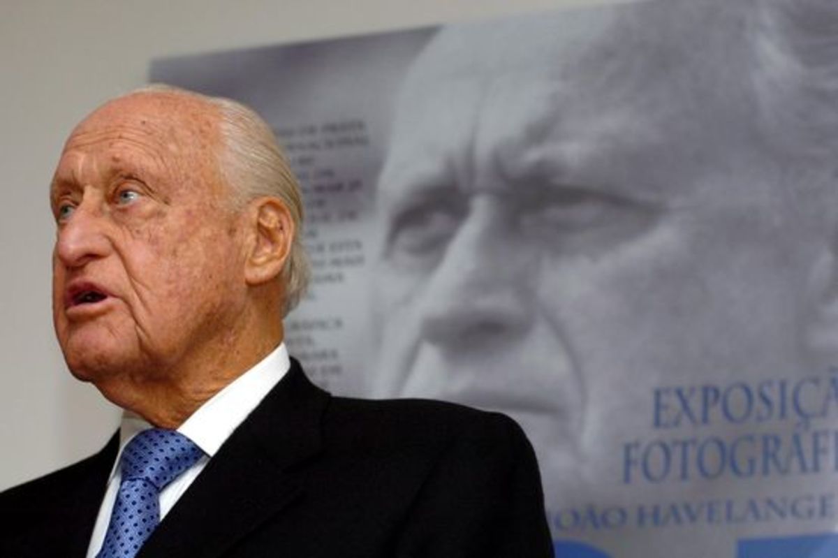 Γέμιζε τις… τσέπες του ο πρώην πρόεδρος της ΦΙΦΑ!