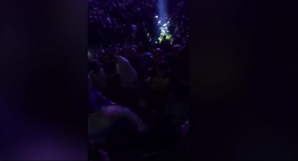 Άγριο ξύλο θεατών σε αγώνα μποξ [vid]
