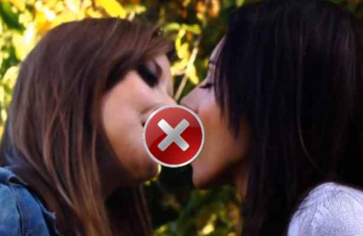 Το καυτό λεσβιακό φιλί της εκρηκτικής Γεωργίας Σάλπα!