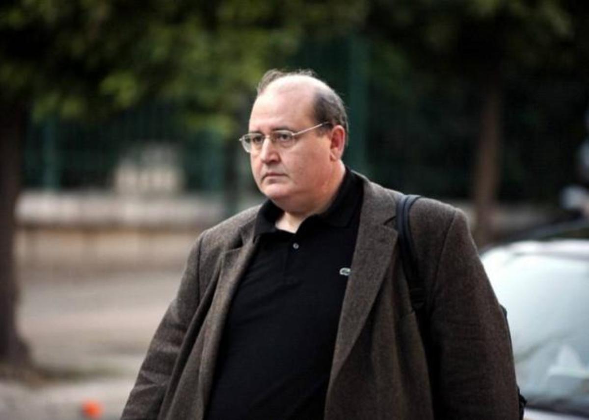 Νίκος Φίλης: Άφησε το συνέδριο και πήγε για φαγητό με την γυναίκα και την κόρη του! [pics]