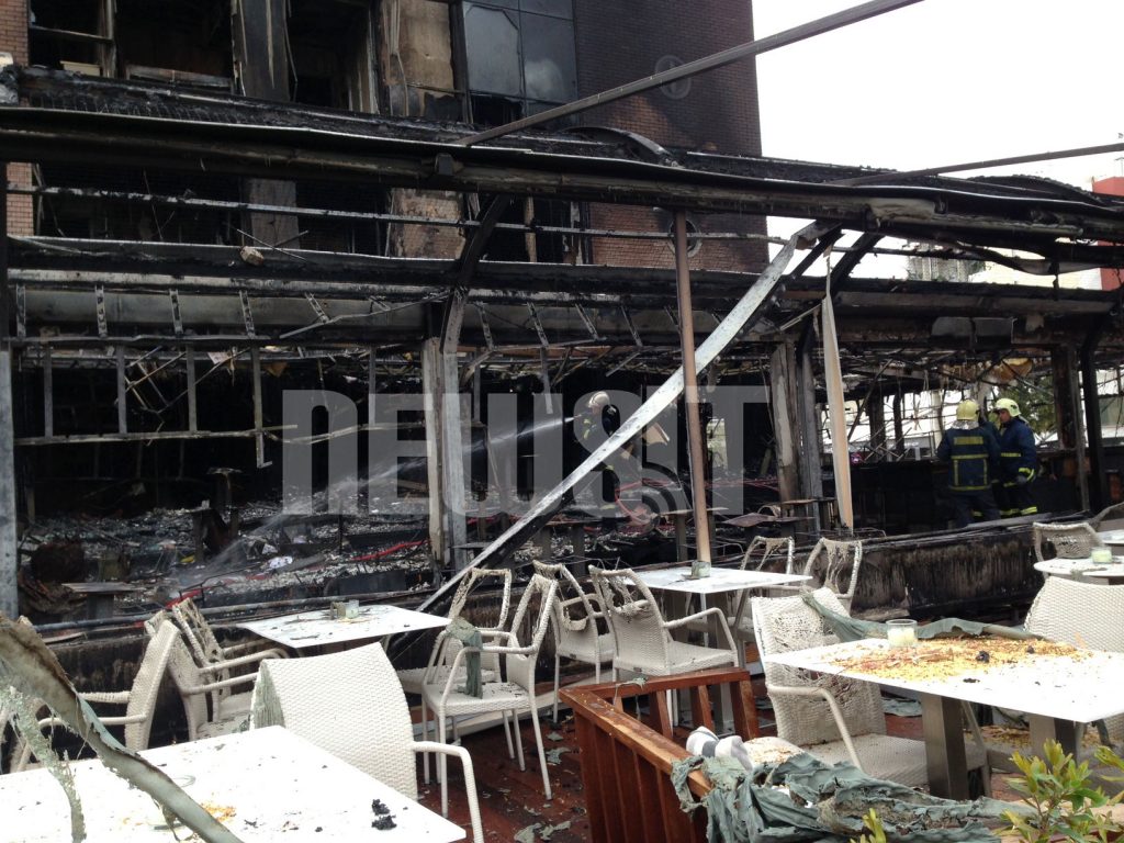 Στάχτη έγιναν το κτίριο του ΕΟΠΥΥ και γνωστή καφετέρια στην Γλυφάδα! – ΦΩΤΟ και ΒΙΝΤΕΟ