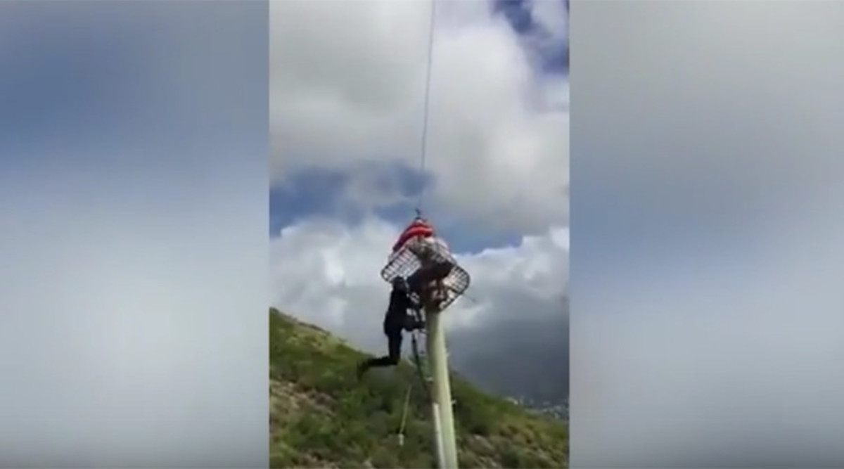 Σοκαριστικό ατύχημα! Πτώση διασώστη που προσπαθούσε να σώσει πεζοπόρο – Απίστευτο λάθος του πιλότου [vid]