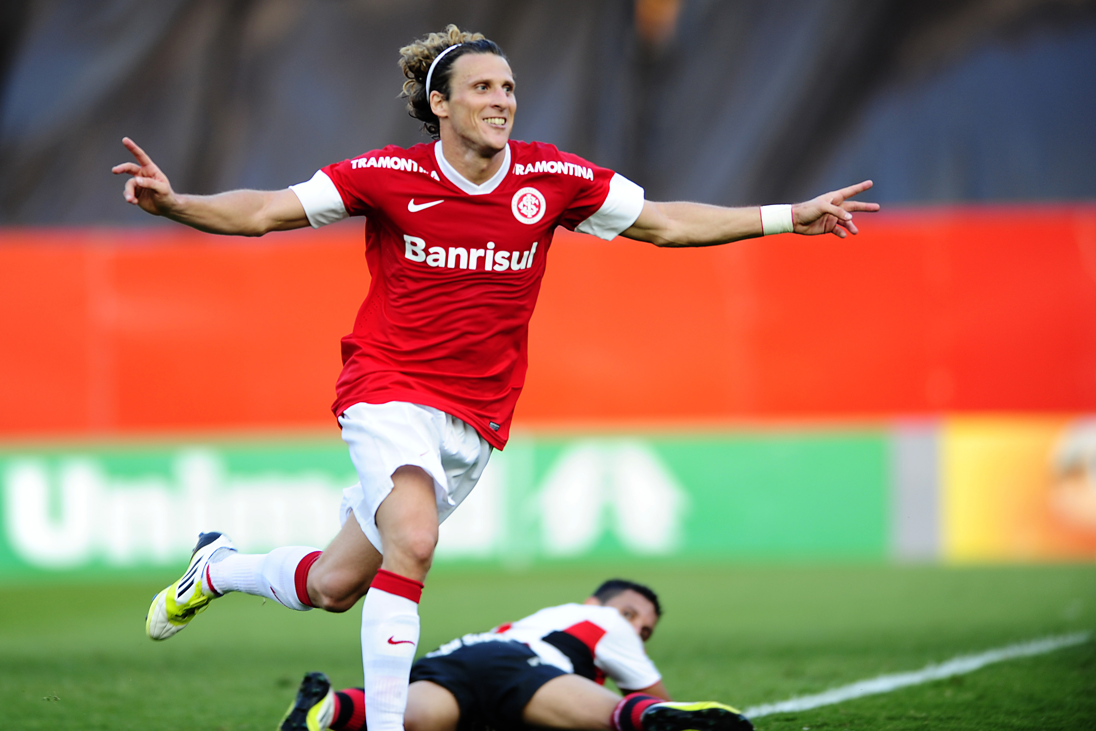 Το φανταστικό γκολ του Φορλάν απ΄τα 30 μέτρα! (VIDEO)