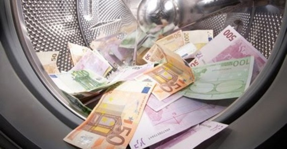 Μαύρα” χρήματα κινούν σχεδόν το 1/3 της ελληνικής οικονομίας!