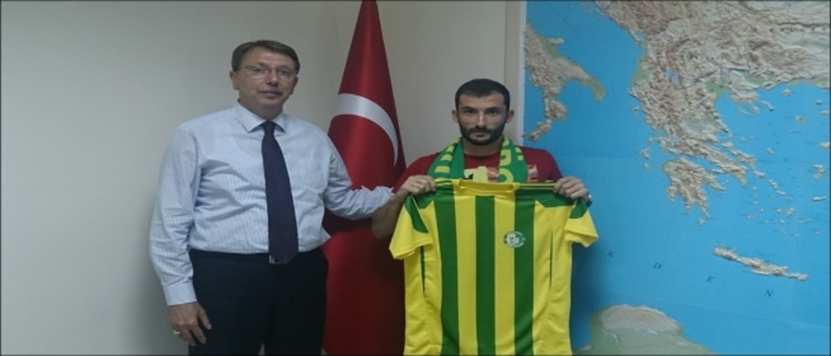 Ο Φωτάκης με τη φανέλα της Σανλιούρφασπορ ΦΩΤΟ sanliurfaspor.org