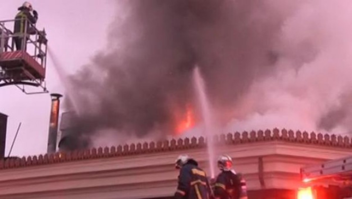 Μεγάλη φωτιά στο Μοναστηράκι