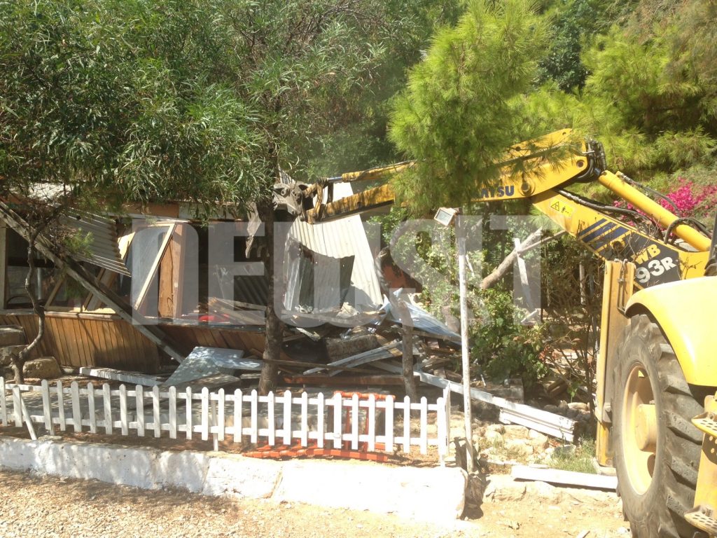 To κτίριο του πολιτιστικού συλλόγου Τερψιχόρη κατεδάφισε ο Δήμος Πειραιά - ΦΩΤΟ NEWSIT
