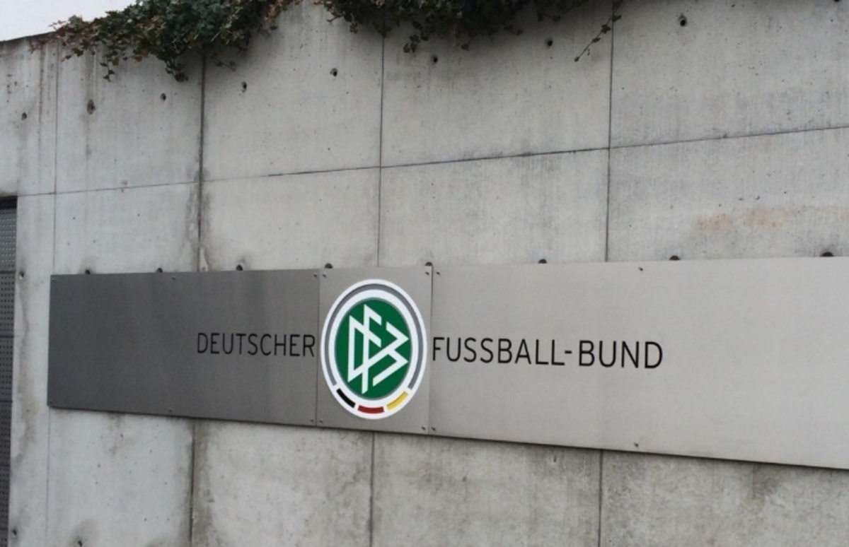 “Ντου” της αστυνομίας στη γερμανική ομοσπονδία για το σκάνδαλο της FIFA