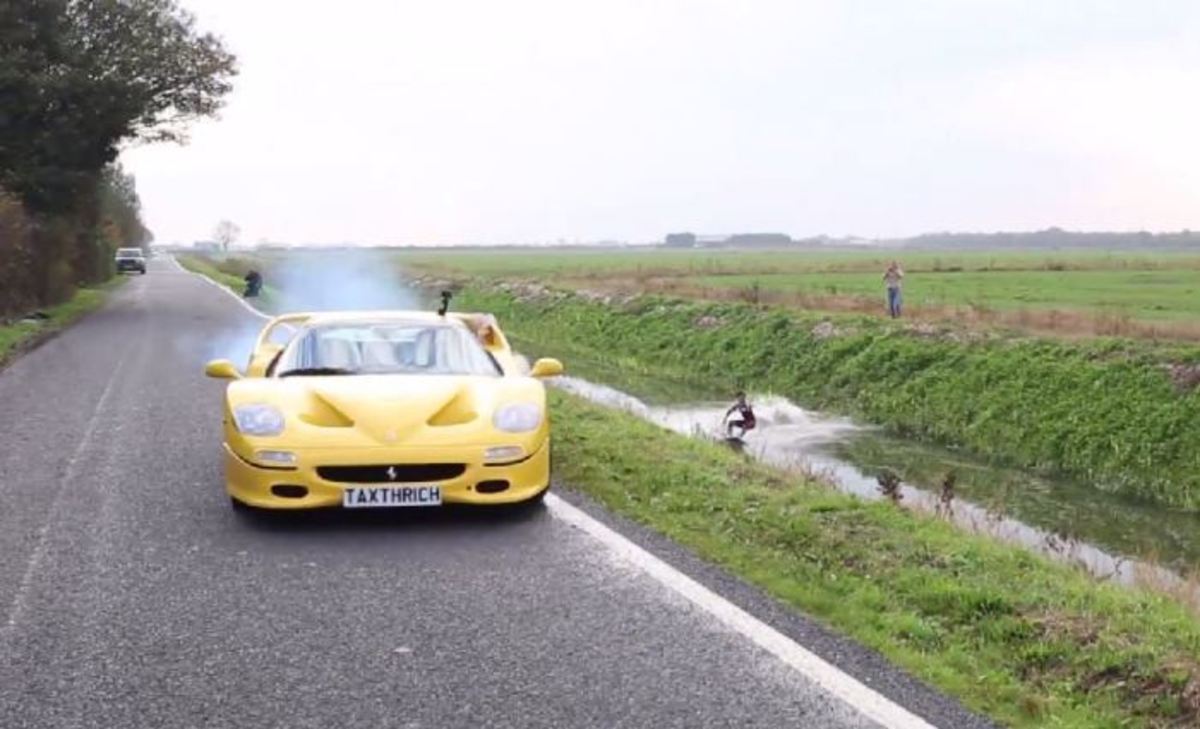 Ποταμίσιο σκι με μια Ferrari F50 σε ρόλο… ταχύπλoου! (VIDEO)