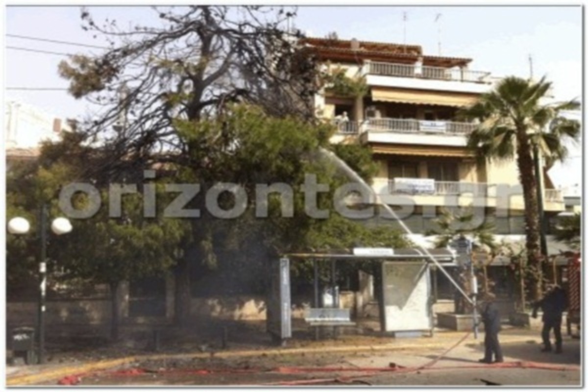 Φωτιά στη Ν. Φιλαδέλφεια – Κινδύνεψαν σπίτια και επιχειρήσεις (ΦΩΤΟ)