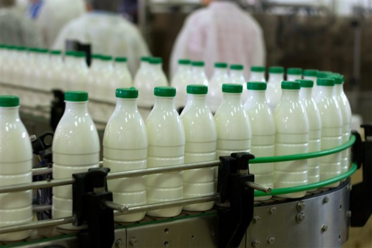 Ψάχνουν τρόπους μείωσης τιμής κατά 5% στο φρέσκο γάλα