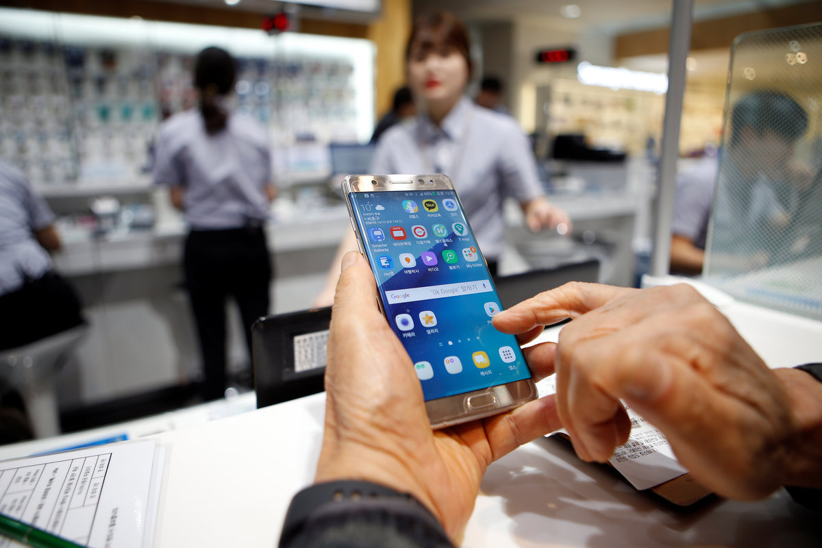 Η Samsung ανοίγει θαλάμους σε αεροδρόμια για τα ελαττωματικά Galaxy Note 7