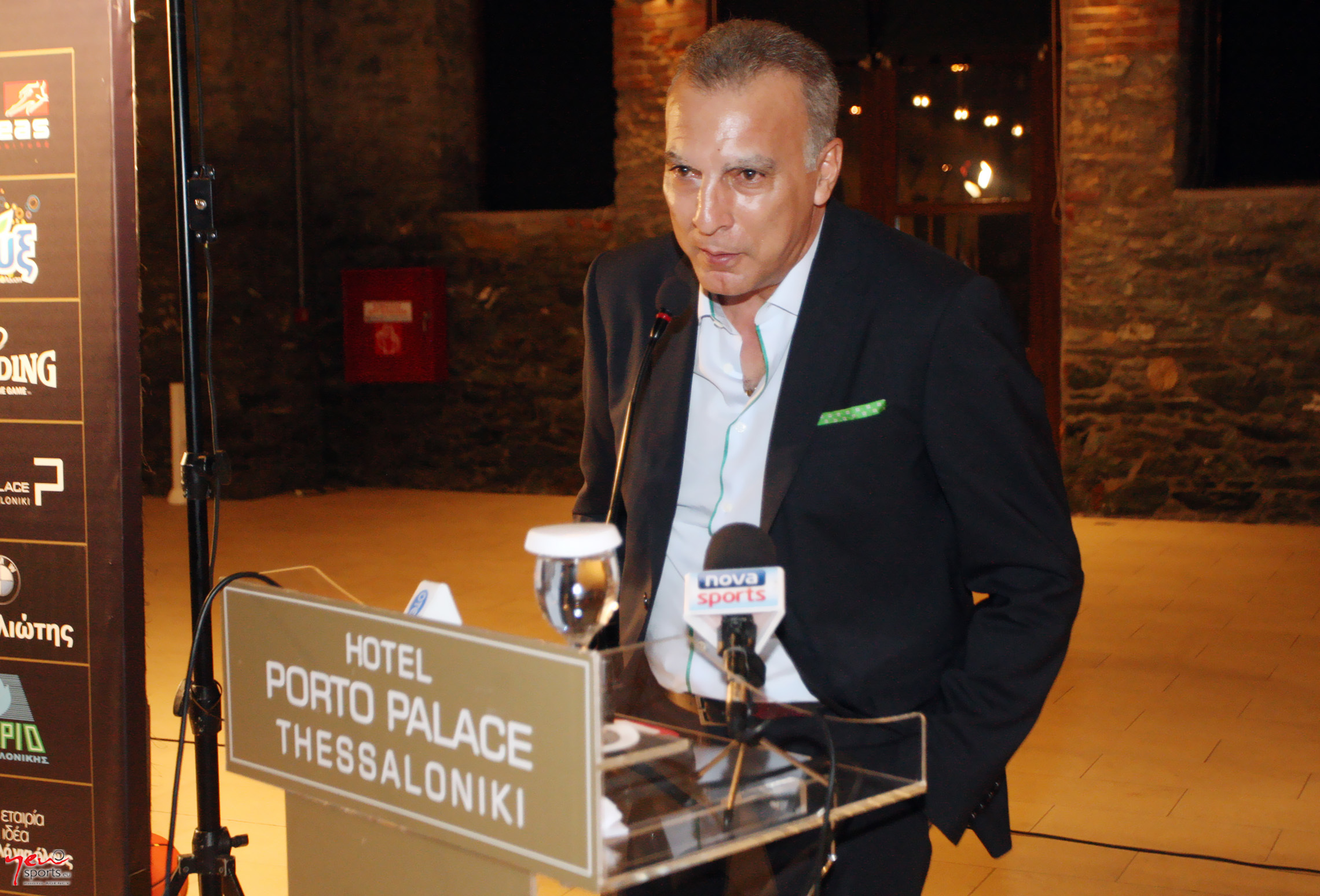 Ο Νίκος Γκάλης αποθεώνει την Εθνική ποδοσφαίρου